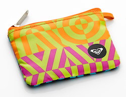 Farvestrålende høretelefoner fra Roxy/JBL