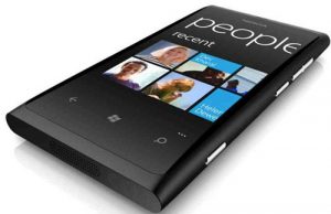 Nokia: Salget af Lumia 800 går fantastisk