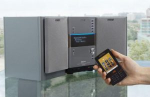 Anlægget spiller musik fra mobilen