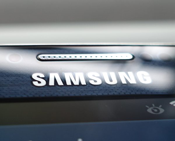 Samsung Galaxy S5 top