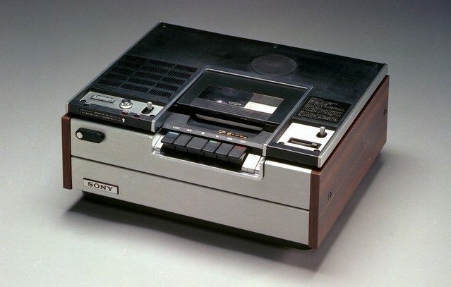 Sony SL-6300, første Betamax videooptager fra 1975. Foto: Sony