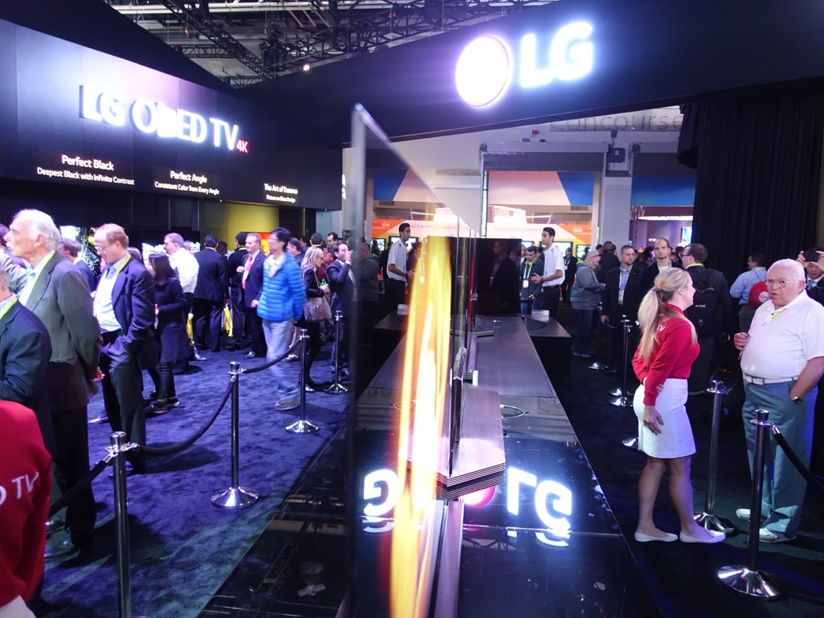 CES_2016_LGBOOTH_14