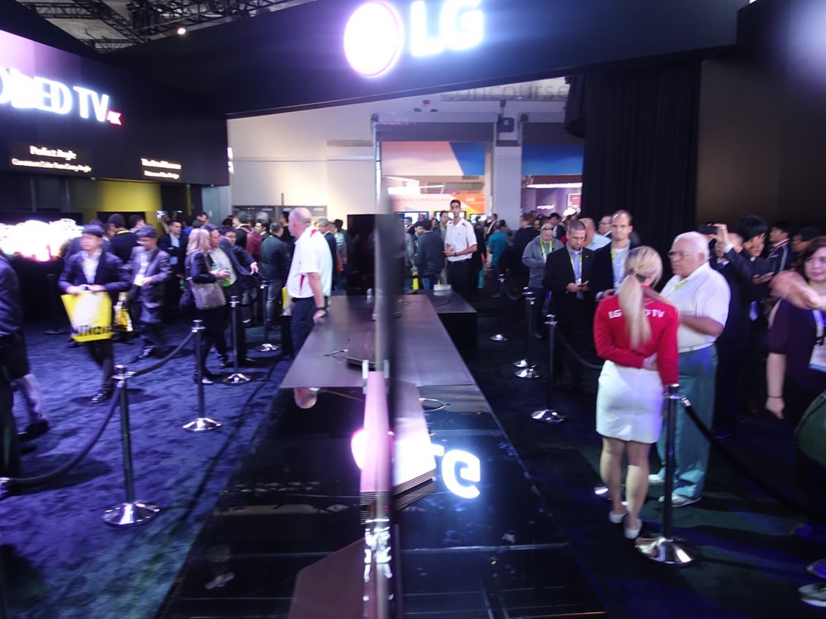 CES_2016_LGBOOTH_15