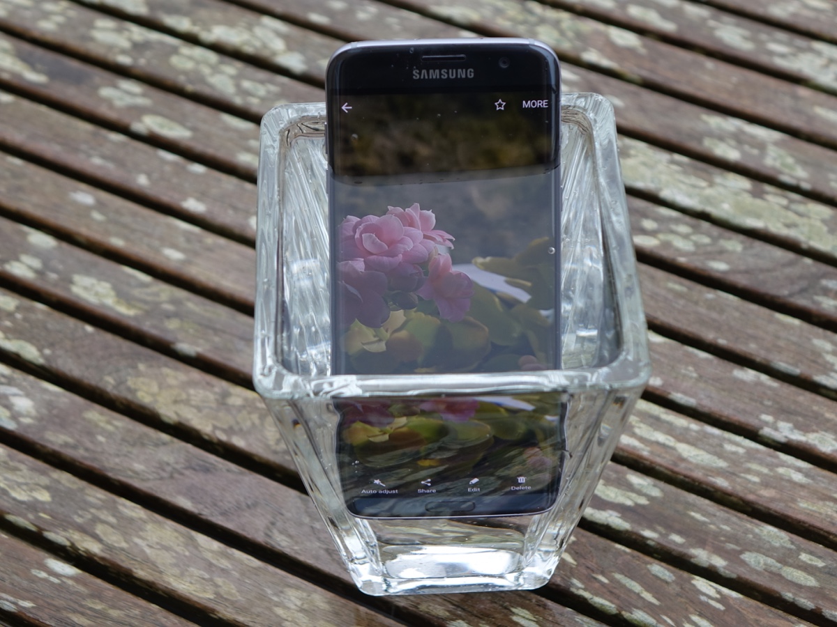 Samsung Galaxy S7 Edge "On the Rocks" (foto: recordere.dk)