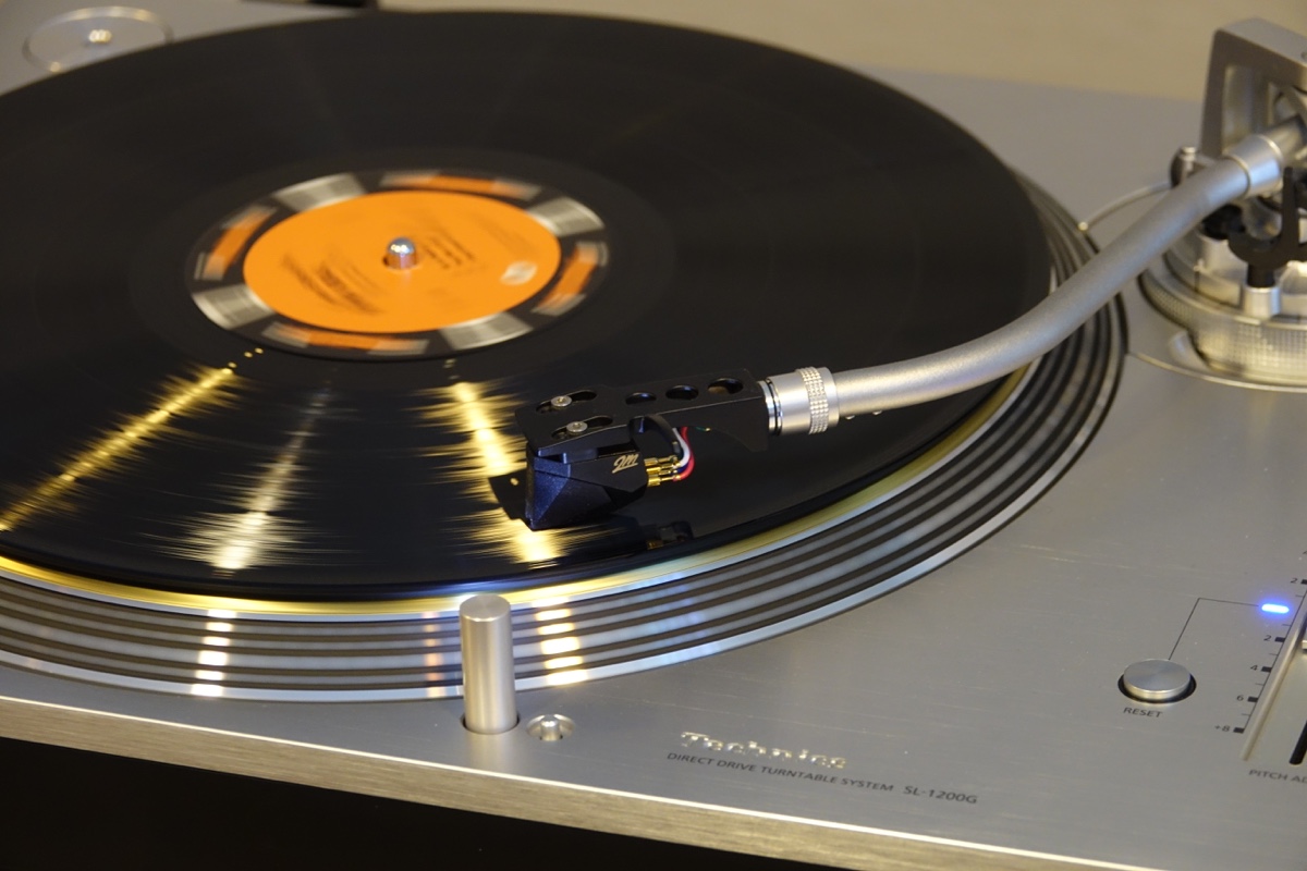 Vinyl fortsætter sin sejrsgang. Billedet: Technics SL-1200 på HiFi & Surround 2016. Foto: recordere.dk