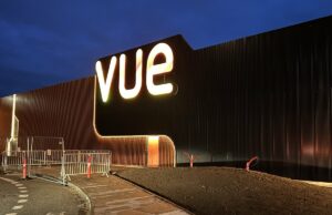 Biografkæde begynder at distribuere film