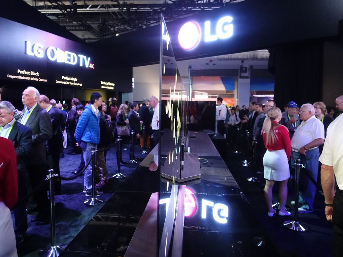 CES_2016_LGBOOTH_12